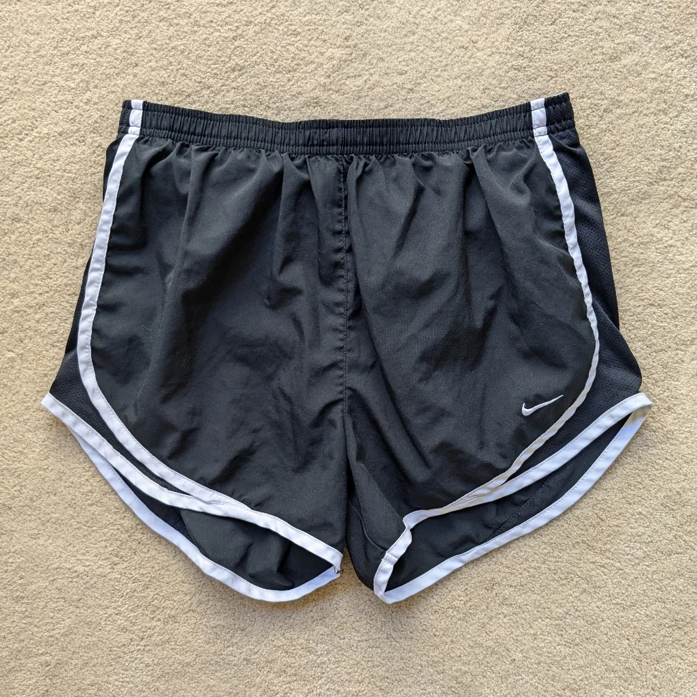 Nike Tempo Women's Brief-Lined Running Shorts Fit Dry - size Small